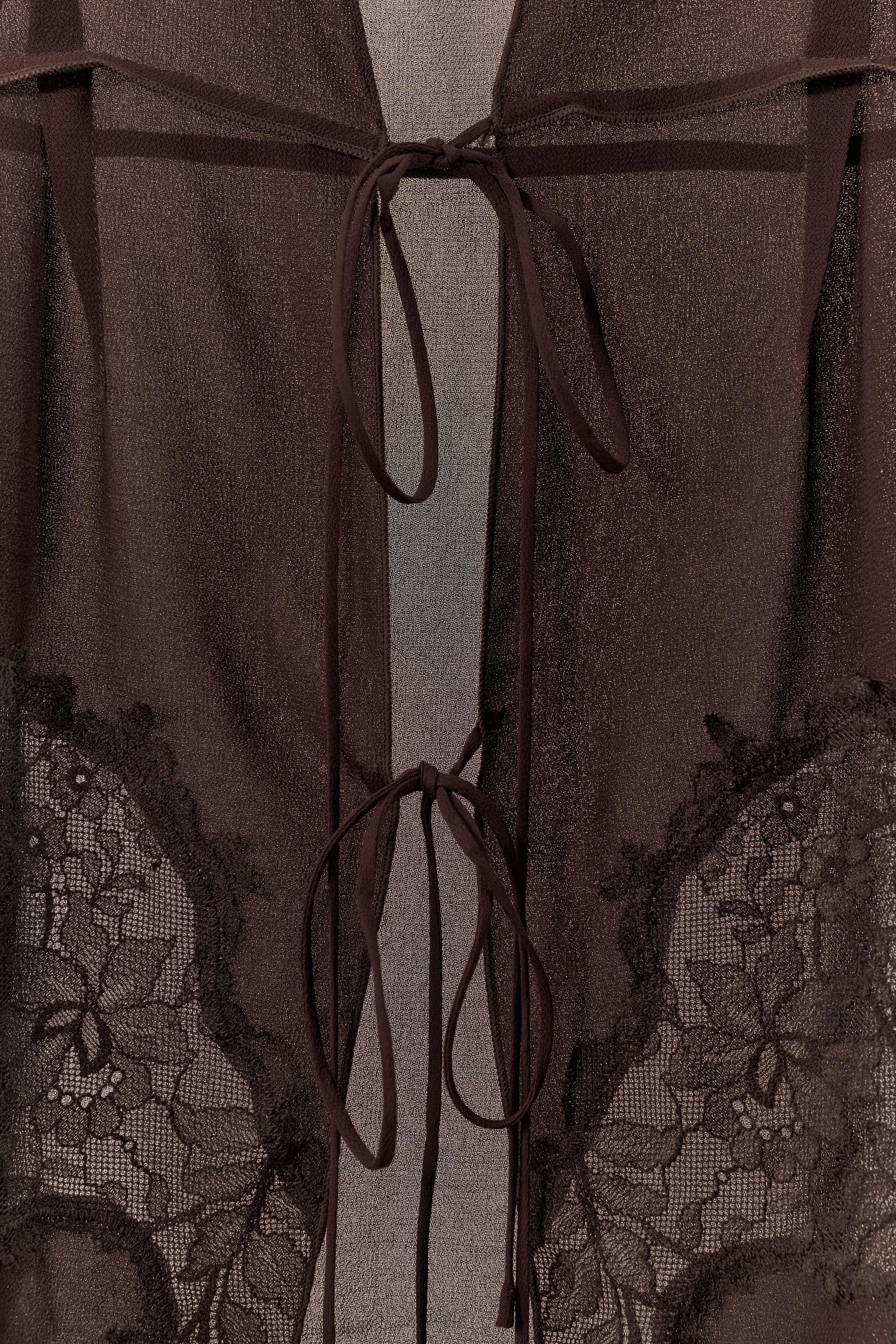 CHEMISE EN GEORGETTE AVEC DENTELLE ET NŒUDS